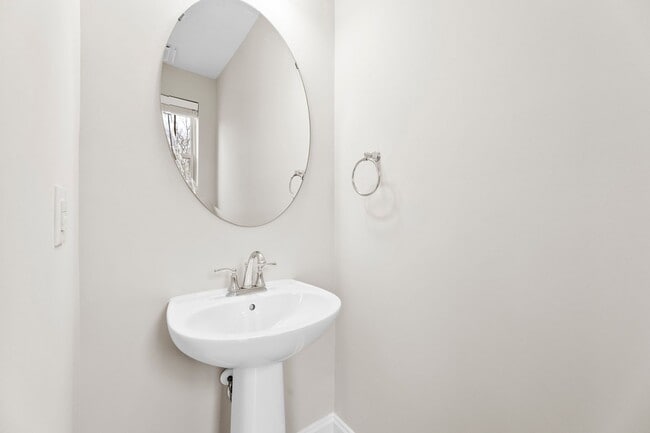 Building Photo - 210 Judson Ave