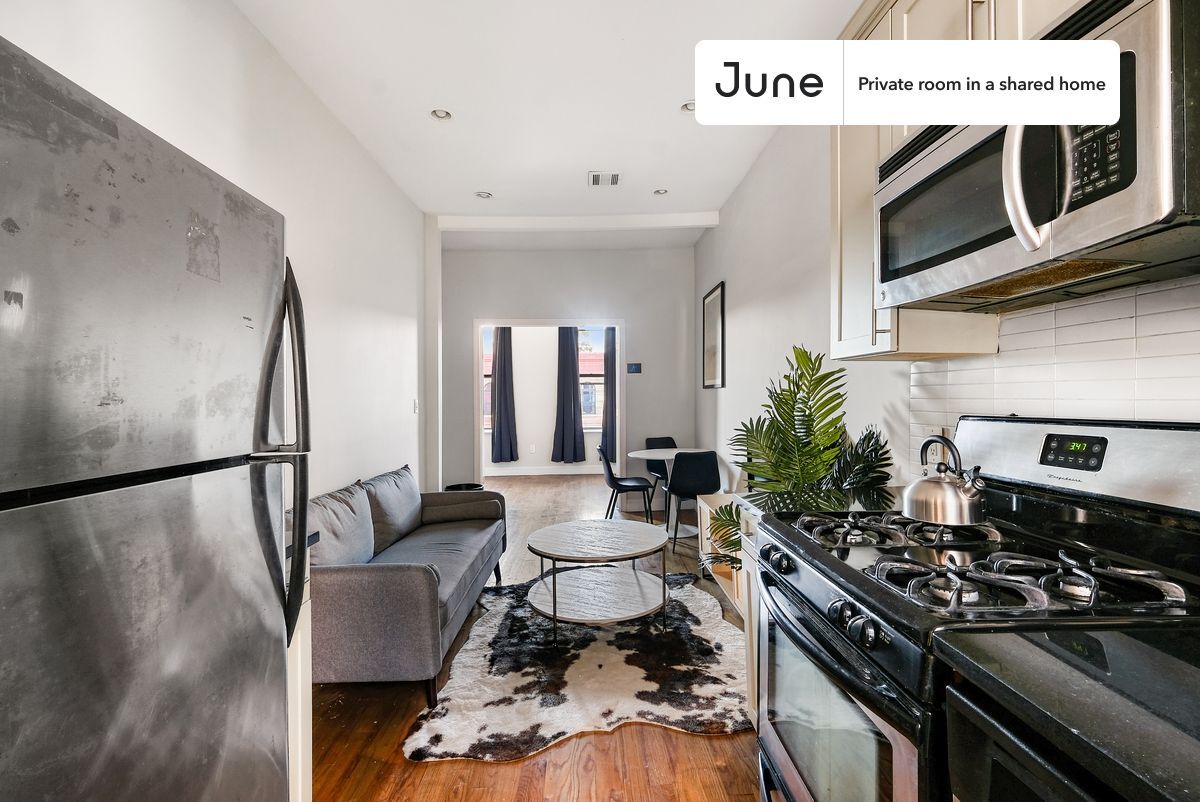 Building Photo - Room in Shared 4 bed/1 bath home