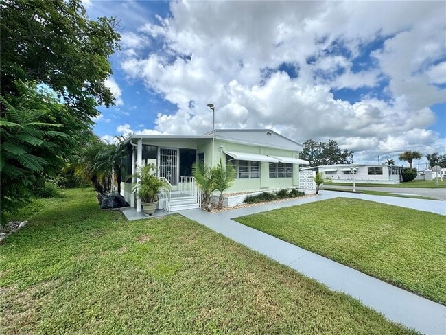 Building Photo - 410 49th Ave Terrace W