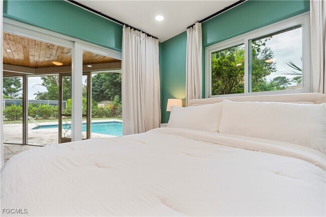 Building Photo - 2412 La Salle Ave