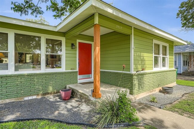 Building Photo - 7717 Woodrow Ave
