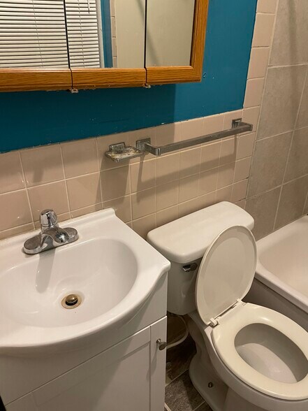 Building Photo - 1029 N 5th St