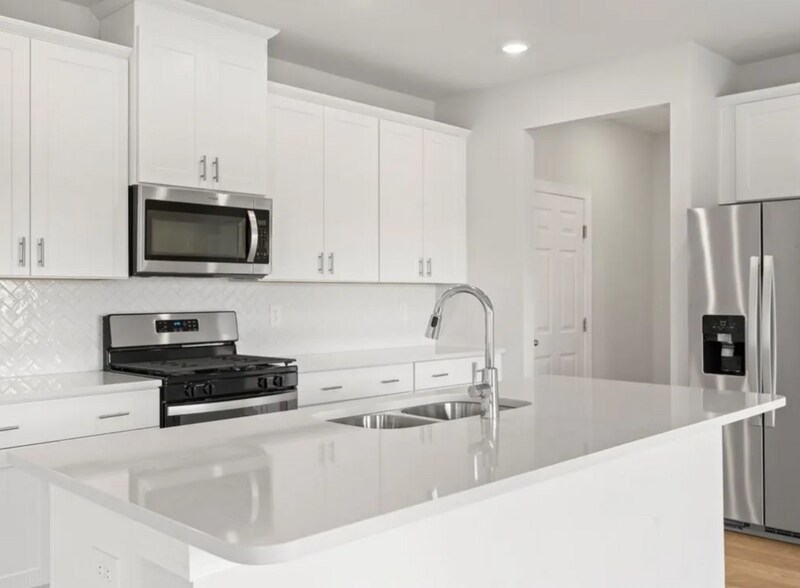 Building Photo - 527 Ward Wilson Trl
