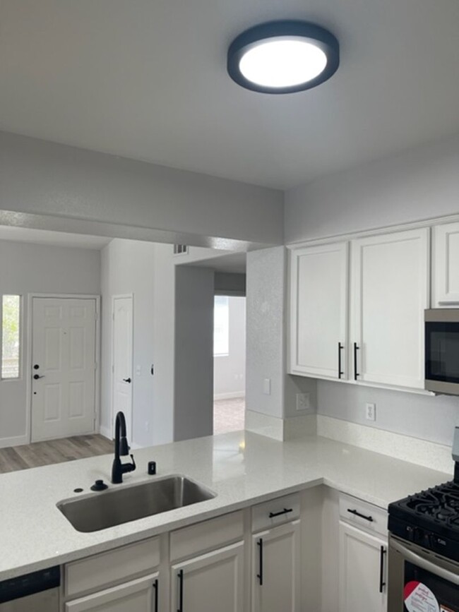 Building Photo - BEAUTIFUL CUSTOM CONDO IN DOWNTOWN SUMMERLIN