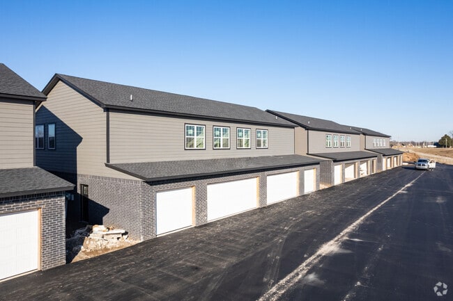 Building Photo - Windrush Townhomes