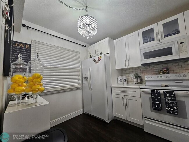 Building Photo - 2703 Nassau Bend