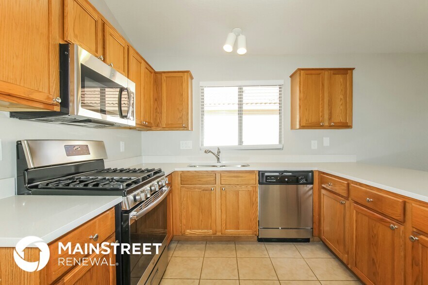 Building Photo - 15237 N Gil Balcome Ct