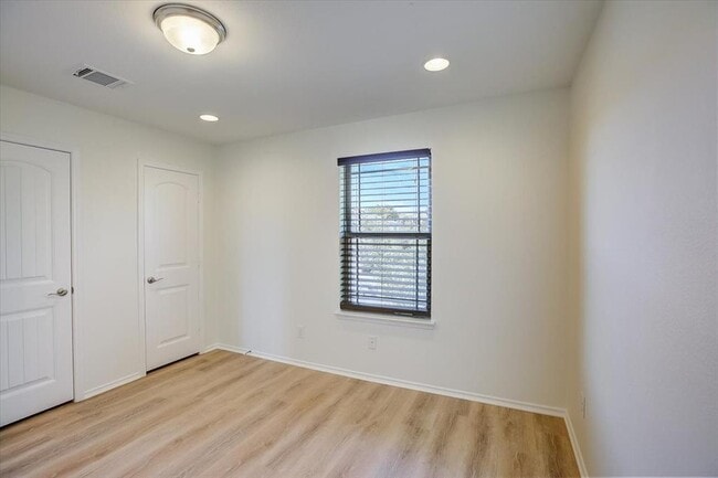 Building Photo - 6800 Sunderland Trail