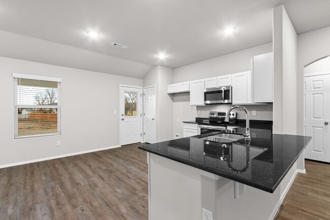 Building Photo - Gorgeous home ready for you!