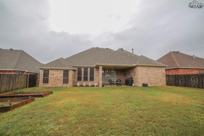 Building Photo - 4919 Silver Crest Dr