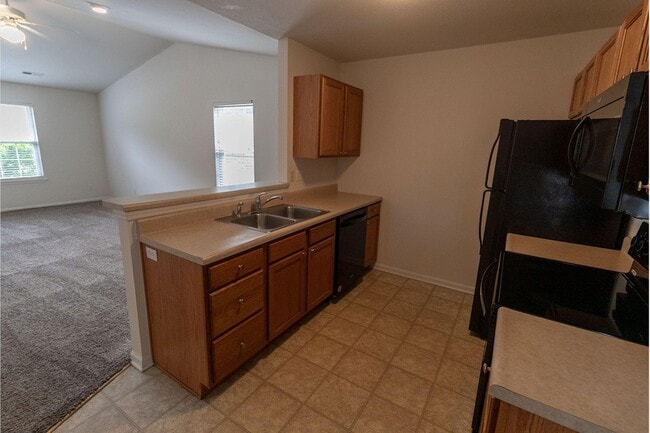 Building Photo - 3300 E St Charles Rd