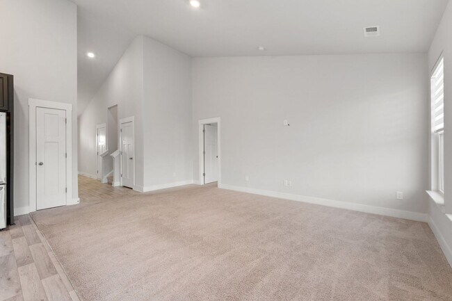 Building Photo - Beautiful 4 Bedroom Home