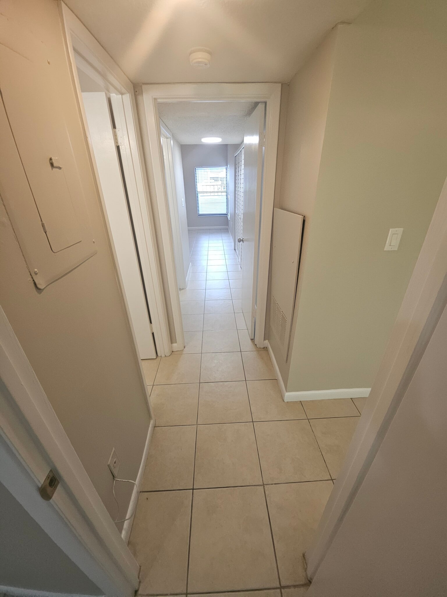 Building Photo - 4702 Capri Pl