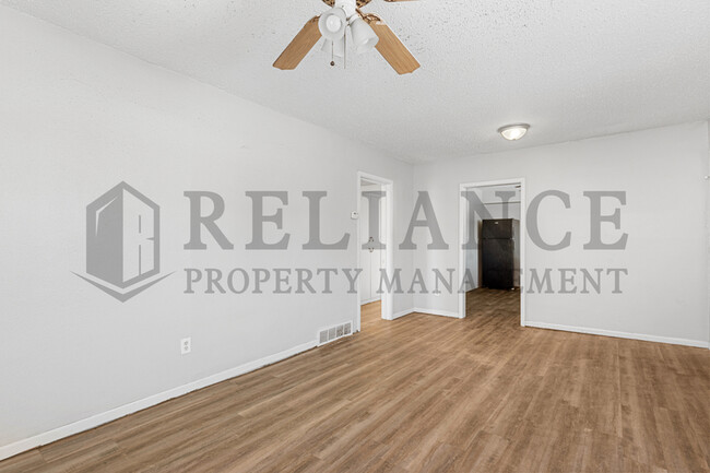 Building Photo - 317 W Kinkaid Ave