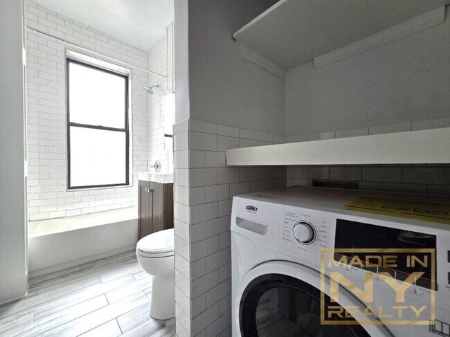 Building Photo - 1 bedroom in ASTORIA NY 11103