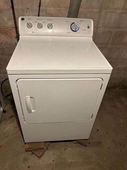 Dryer - 1711 N 19th St