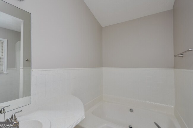 Building Photo - 25 Beaverdam Ct