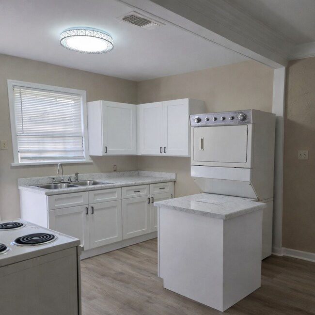 Building Photo - Walker duplex