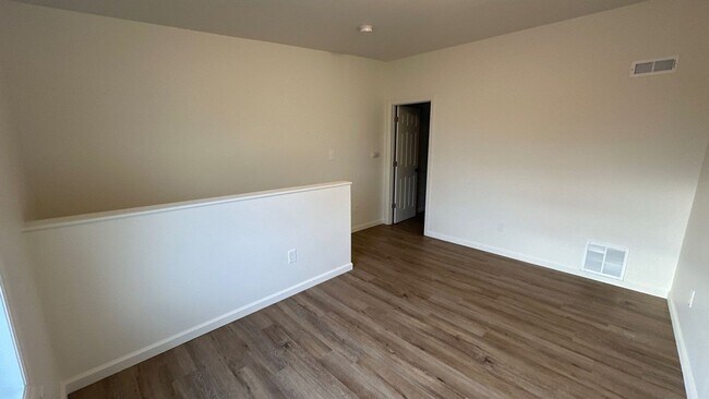 Building Photo - Spacious & Beautifully Updated 3BR Home with Extra Storage in Columbia