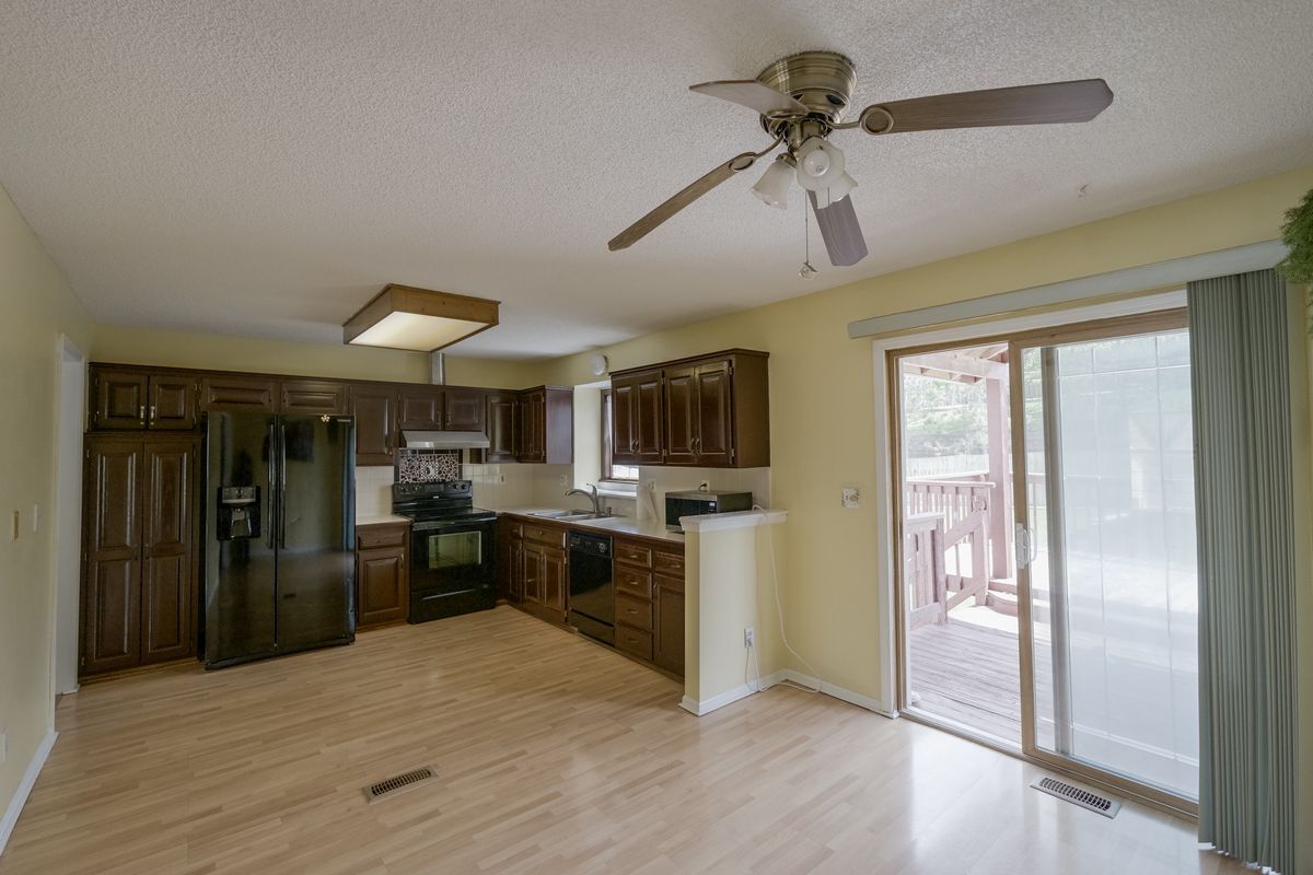 Building Photo - 10725 Cleveland Ave