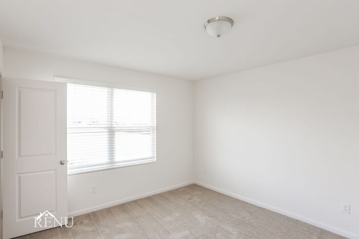 Building Photo - 6016 Mojave Dr