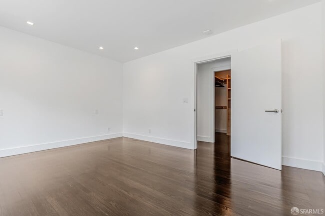 Building Photo - 69 Uranus Terrace