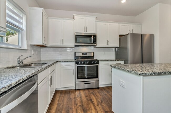 Building Photo - 305 Woodnettle Ln