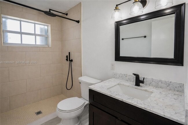 Building Photo - 1762 NE 145th St