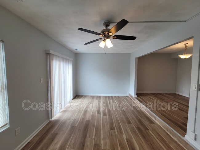 Building Photo - 6002 Edgelake Dr