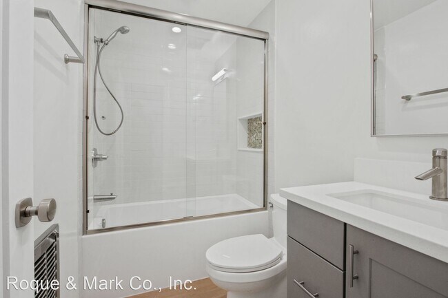 Building Photo - 1 br, 1 bath Apartment - 117 Strand Street...