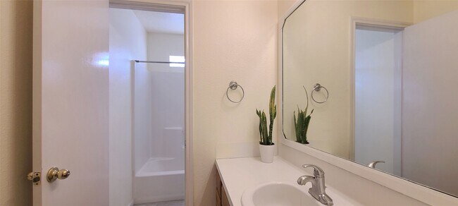 Building Photo - 19330 Larissa Dr