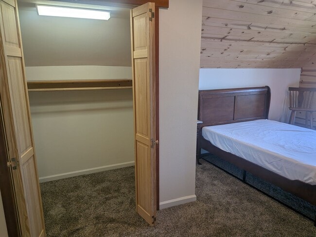 Building Photo - 1030 Fairmount Rd