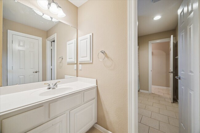Building Photo - 18063 Crescent Royale Way