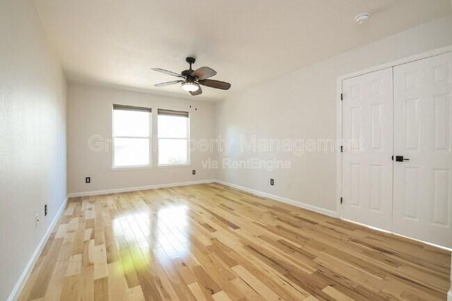 Building Photo - 10571 W 83rd Pl