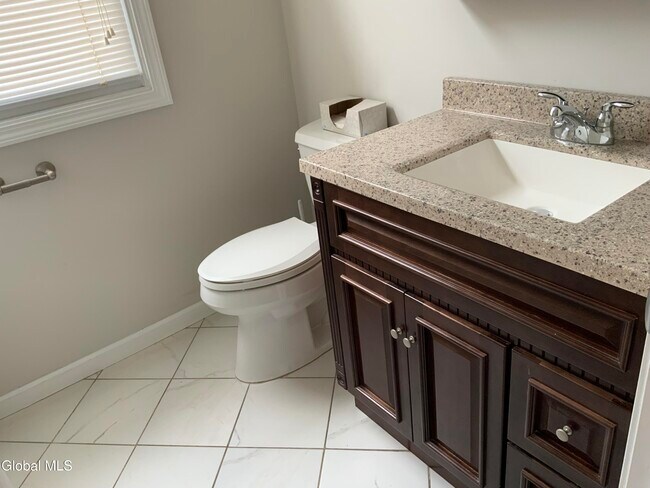 Building Photo - 1238 Union St