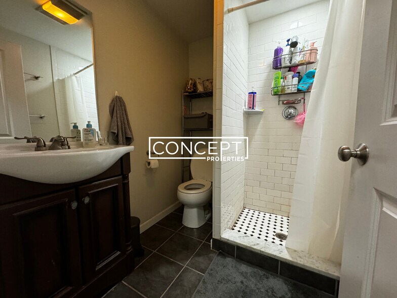 Building Photo - 14 Parker Hill Ave