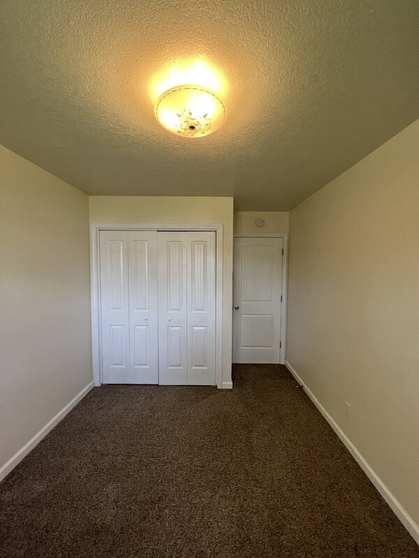Building Photo - 1826 N Crestmont Dr