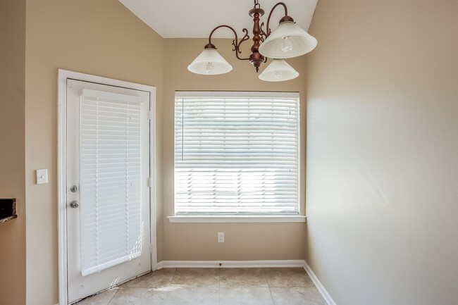 Building Photo - 7077 Millers Glen Way