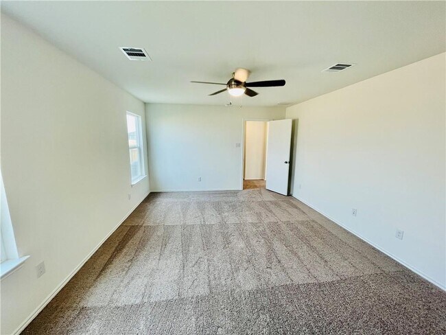 Building Photo - 13501 Martha Washington Pl