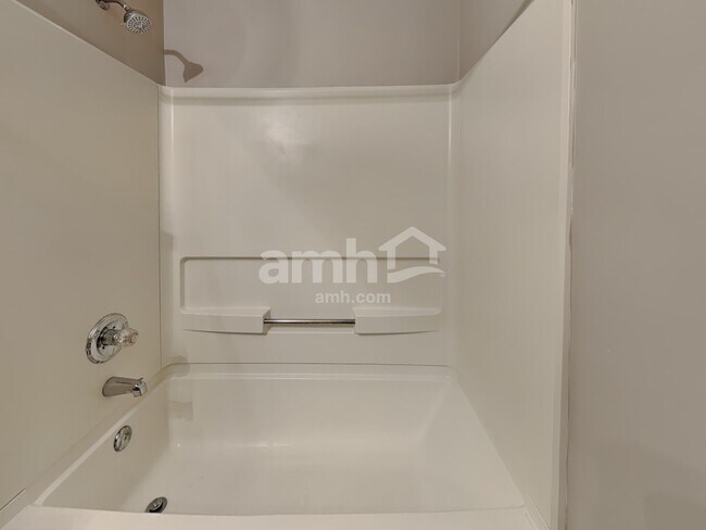 Building Photo - 233 E Cobbler Ct