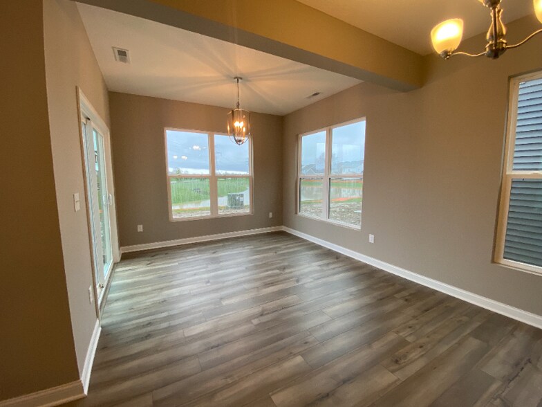 Building Photo - 7023 Unitas Lp