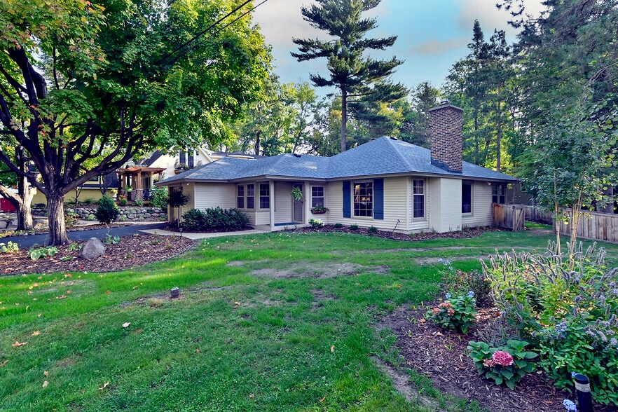 Street view of home looking NE - 330 Central Ave S