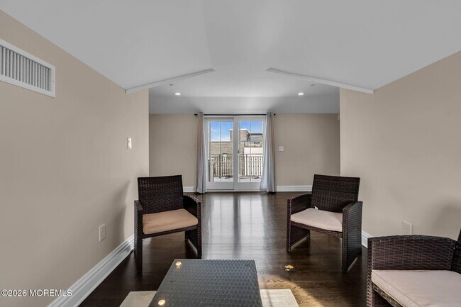 Building Photo - 58 Seaview Ave