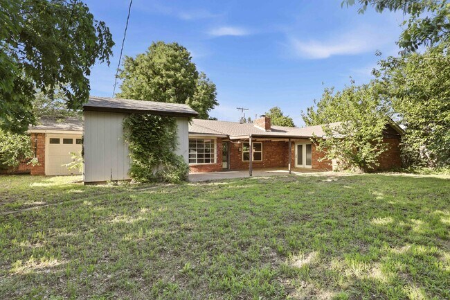 Building Photo - 2404 SW 79th St