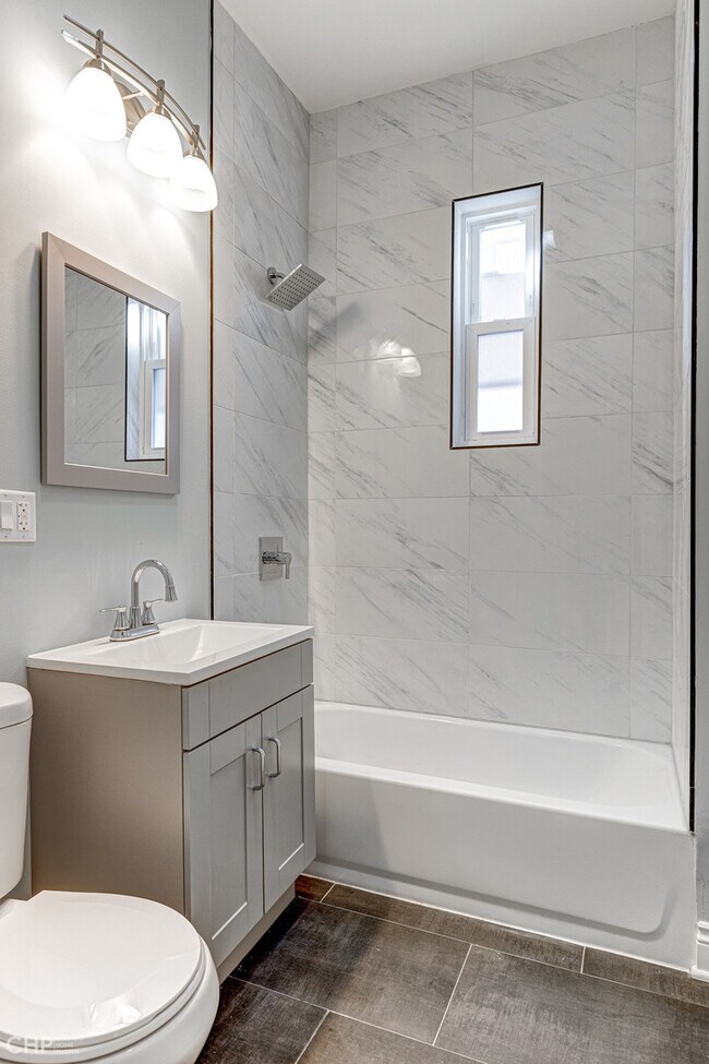 Building Photo - 1827 S Springfield Ave