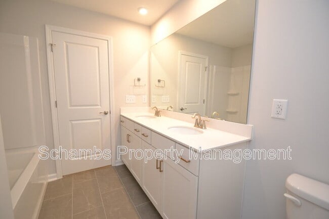 Building Photo - 1226 Bessie Ct