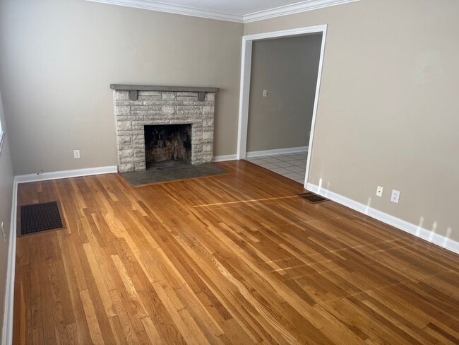 Building Photo - 3 Bedroom Cape Cod - Upper Arlington, OH