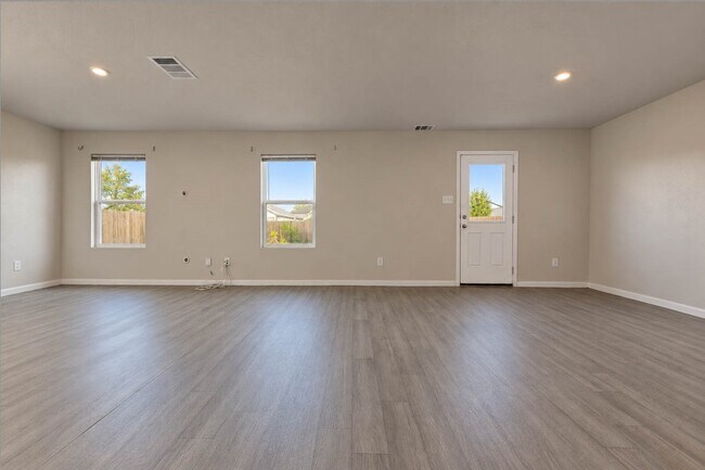 Building Photo - 68 Rd 51026