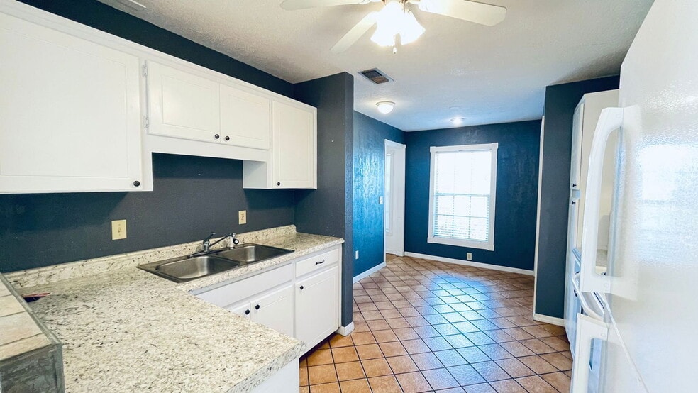 Building Photo - 600 Northern Way