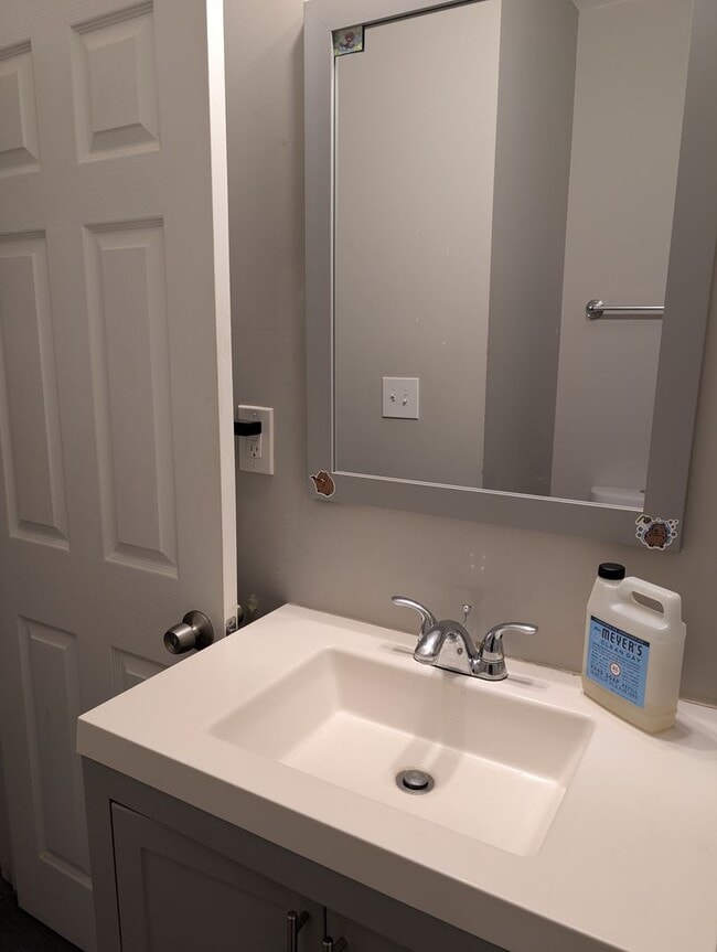 Building Photo - 2184 Wascana Ave